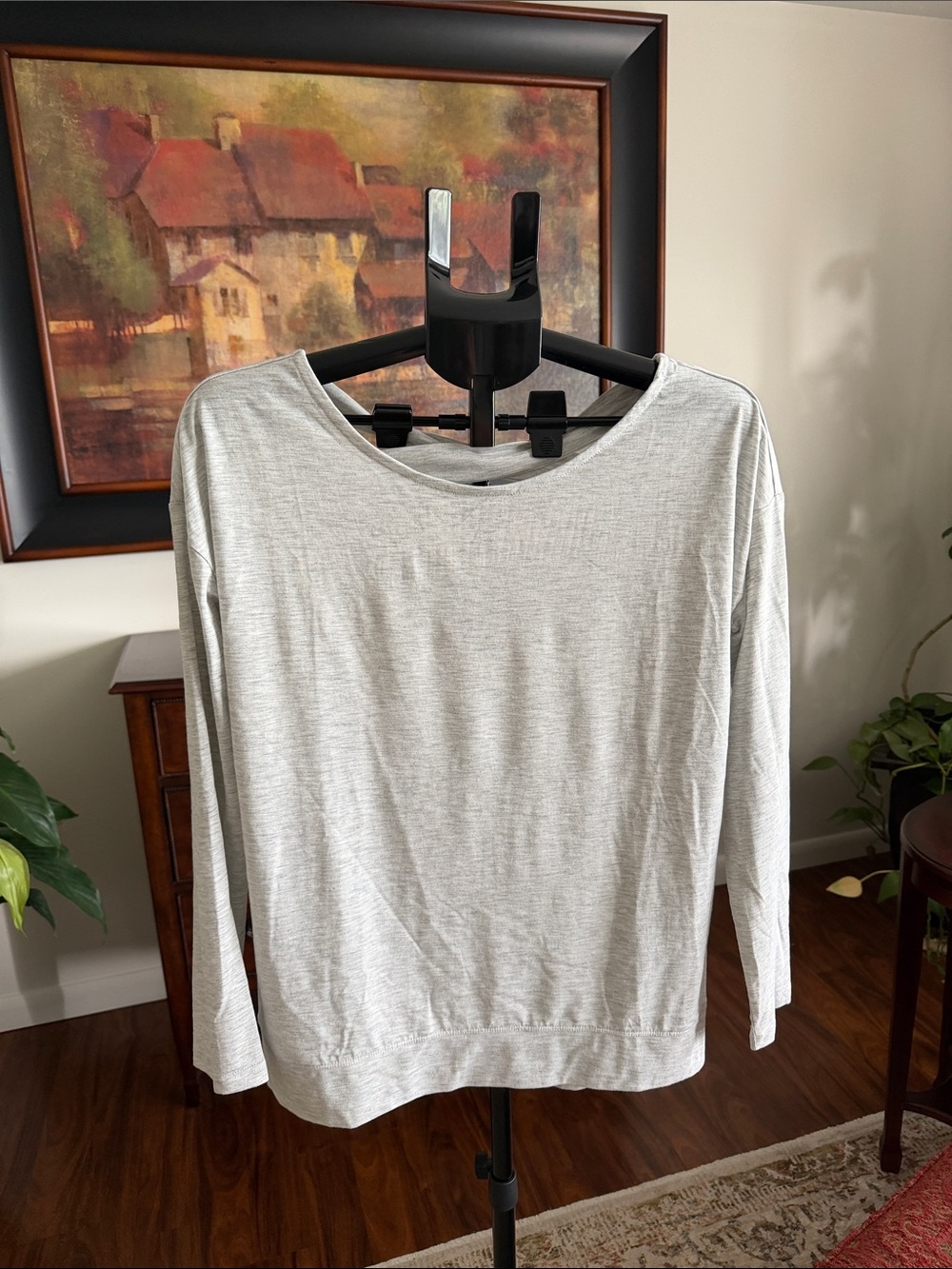 GAIAM Light Gray Long Sleeve Scoop Neck Top